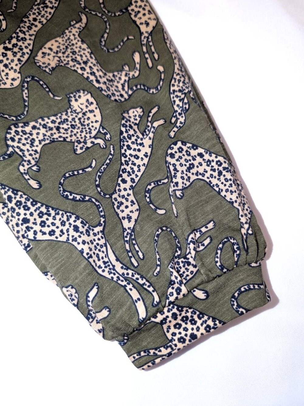 Boden | Woodland Leopard Print Naomi Relaxed Jersey Dress Green | Size 16-18* - Picture 12 of 16
